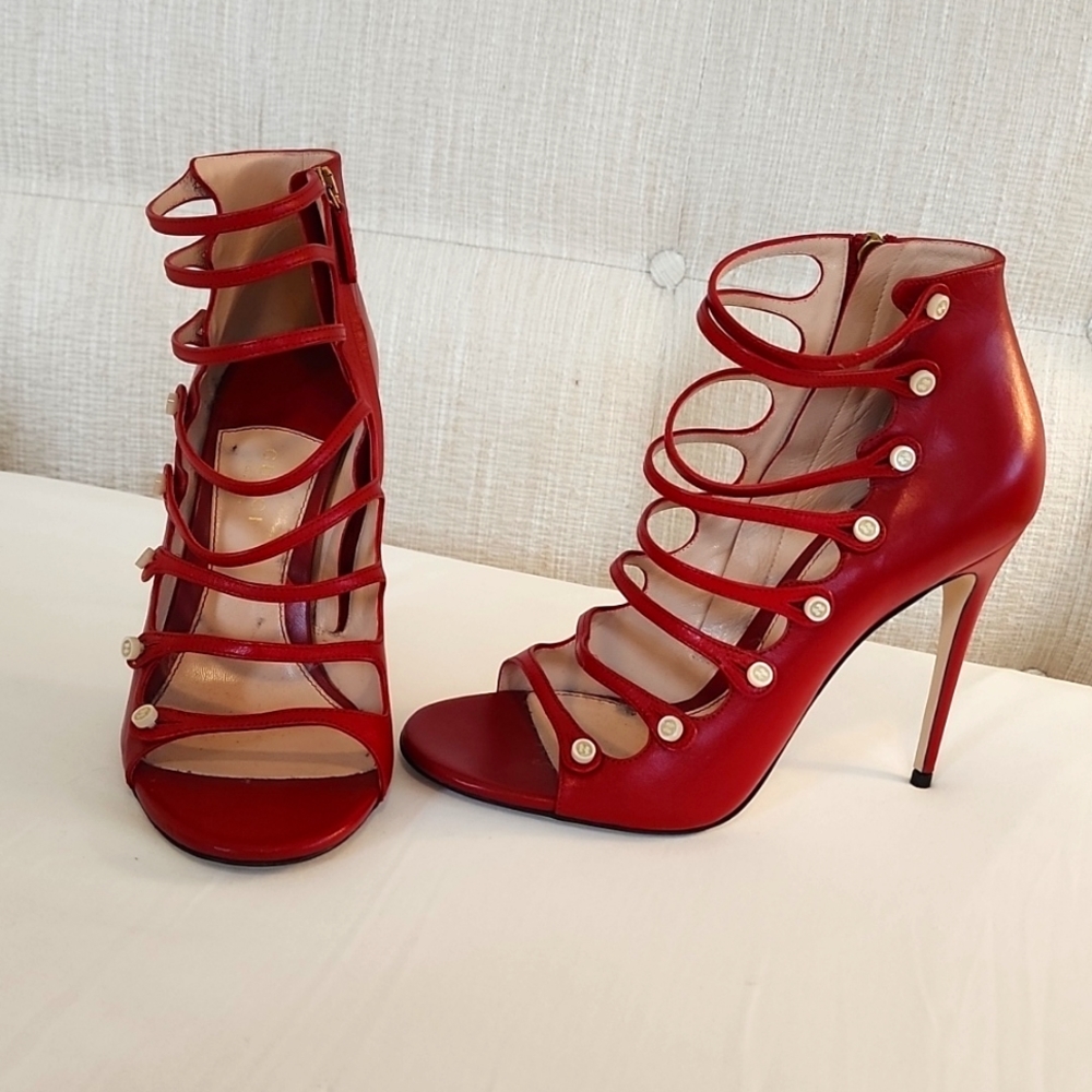Gucci, 10, Red